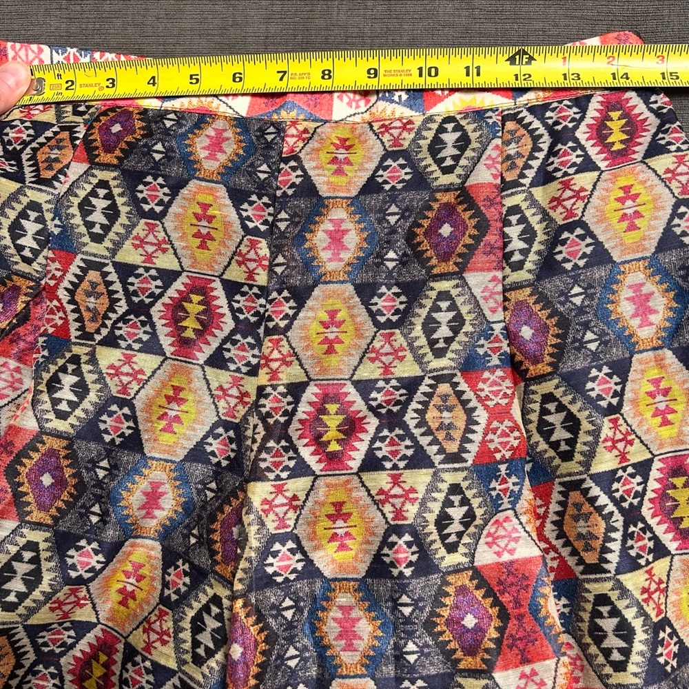Boutique Aztec boho print culotte wide leg pants size Large - Picture 6 of 8